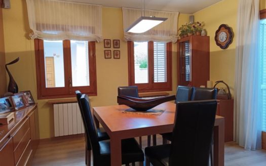 Casa adosada en venta en Montbui