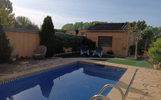 Casa adosada en venta en Montbui